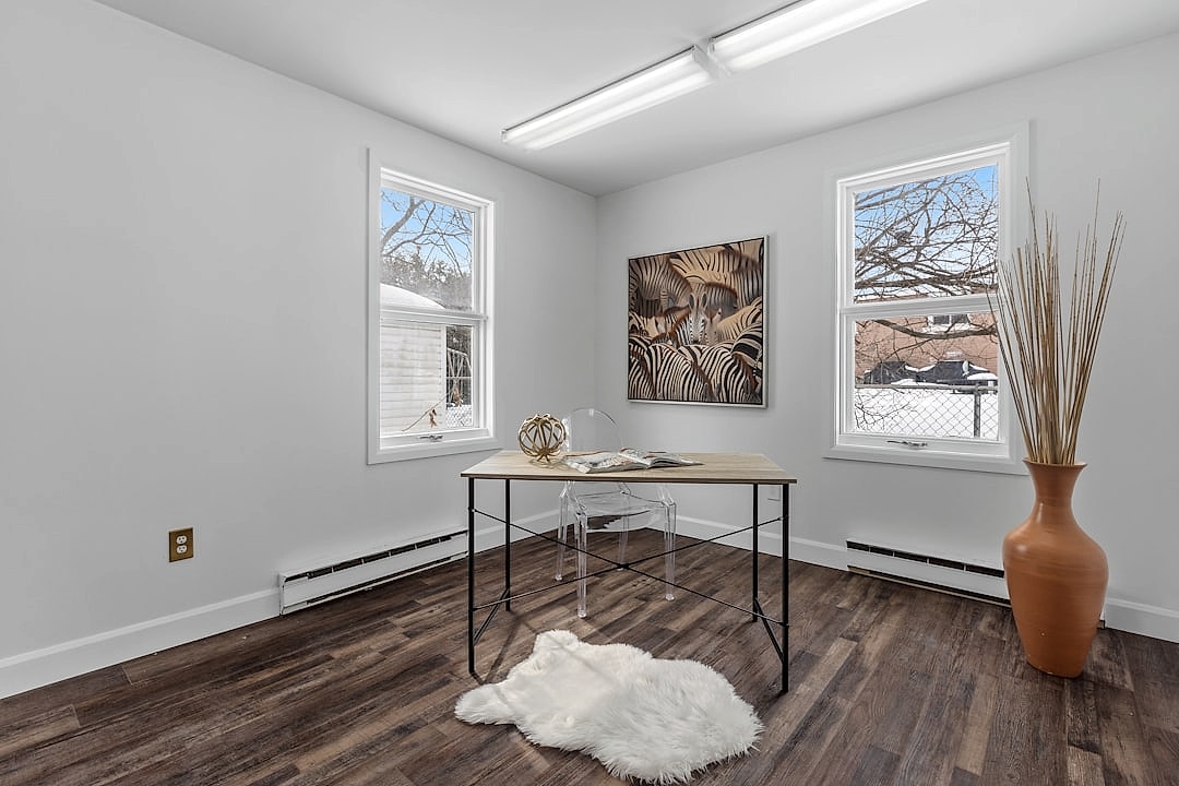 Современный офис для консультаций